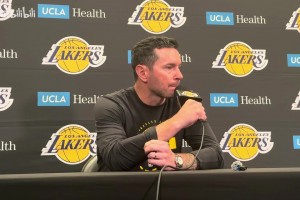 雷迪克：东契奇才是湖人的大巴司机！他继续发挥理应成为MVP！